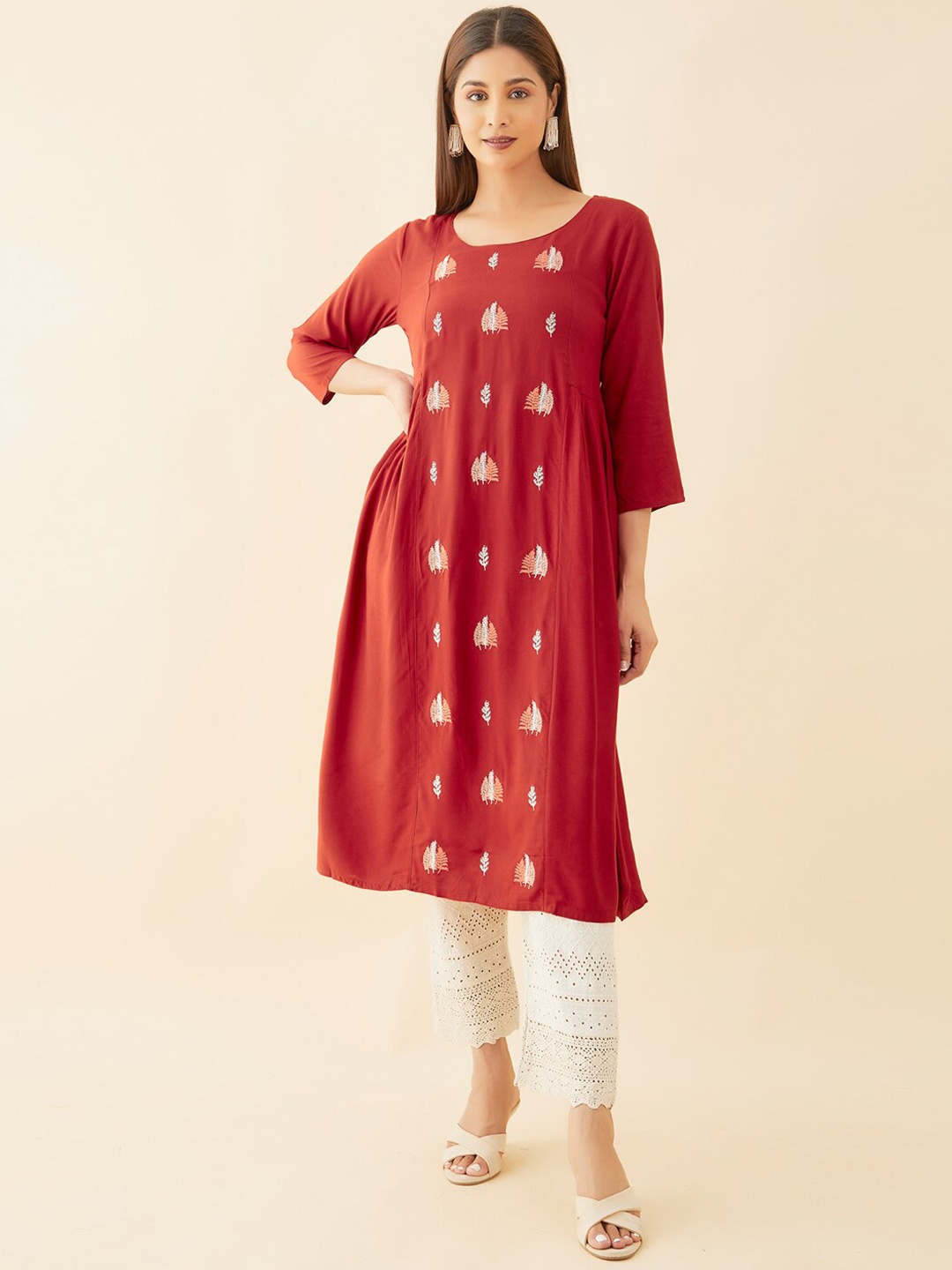 

Maybell Floral Embroidered Panelled Kurta, Rust