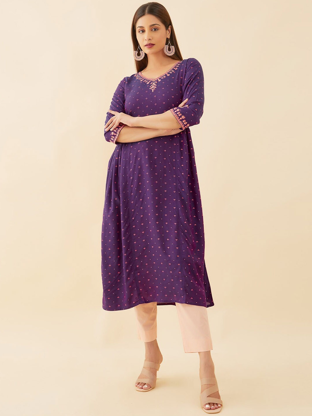 

Maybell Geometric Printed Thread Work Kurta, Purple