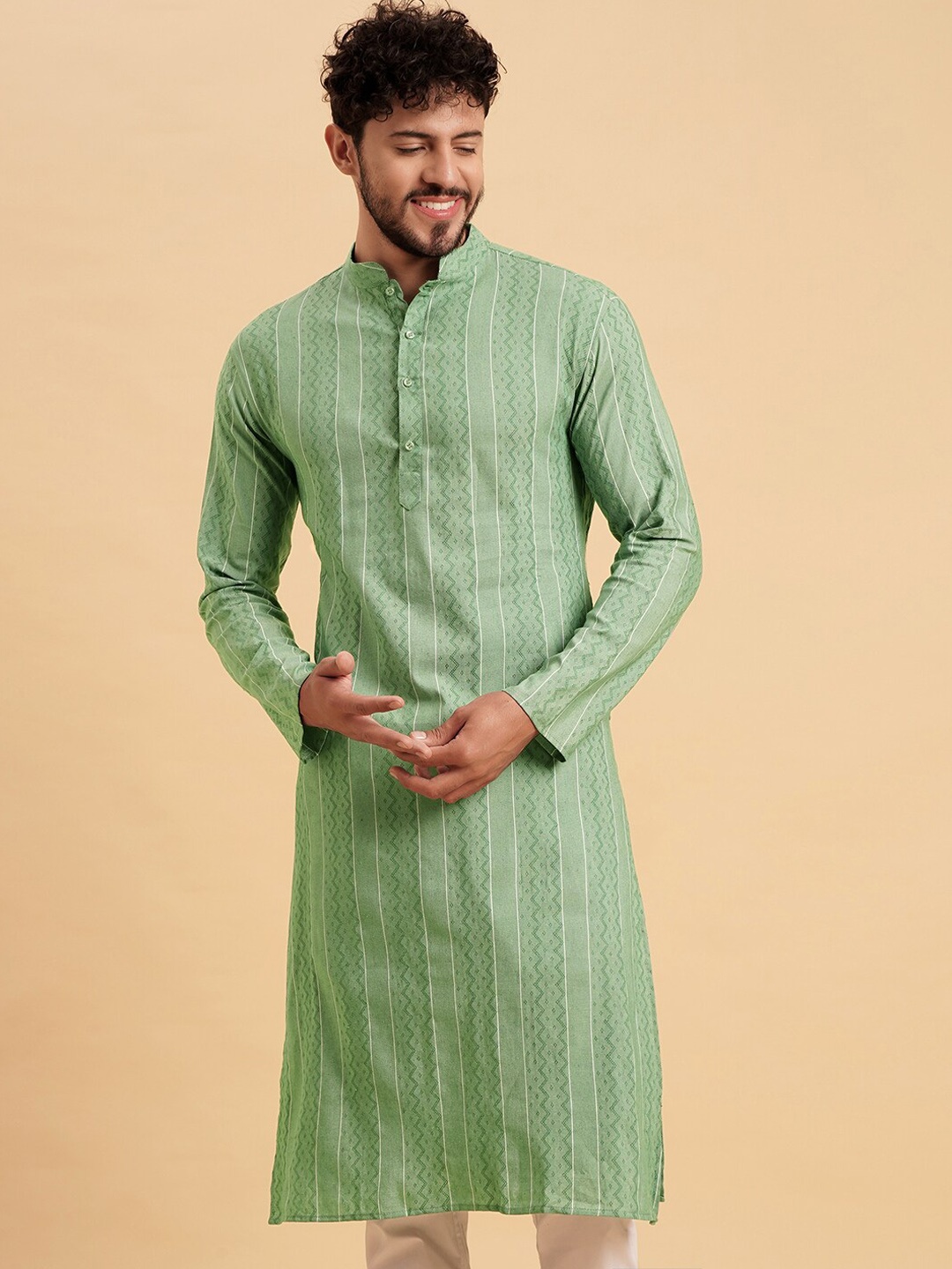 

Vrundavan ethics Geometric Printed Thread Work Jacquard Straight Kurta, Olive