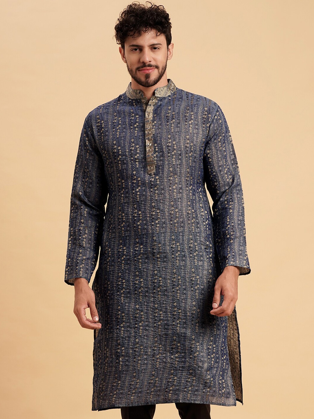 

Vrundavan ethics Printed Mandarin Collar Long Sleeves Jaquard Kurta, Navy blue