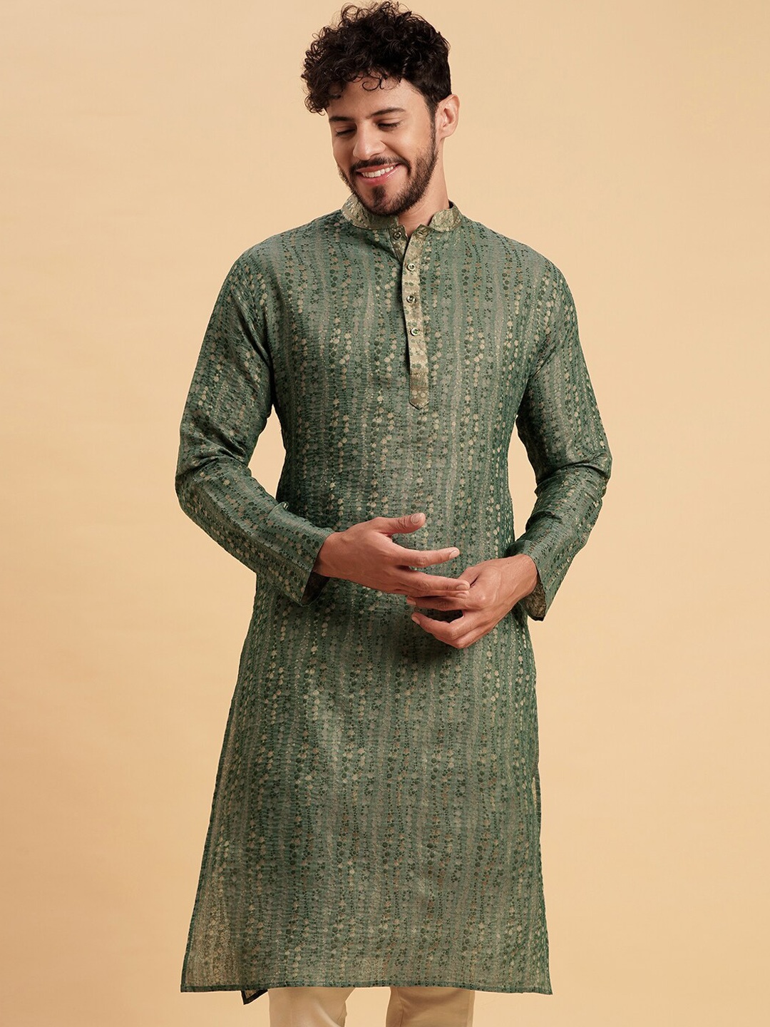 

Vrundavan ethics Geometric Printed Thread Work Jacquard Straight Kurta, Green