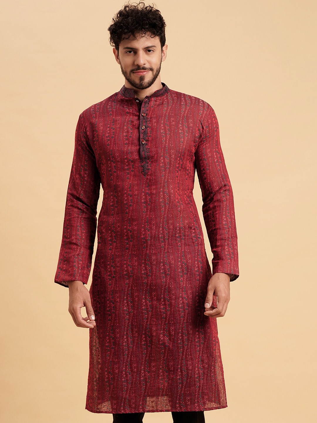 

Vrundavan ethics Geometric Printed Thread Work Jacquard Straight Kurta, Maroon