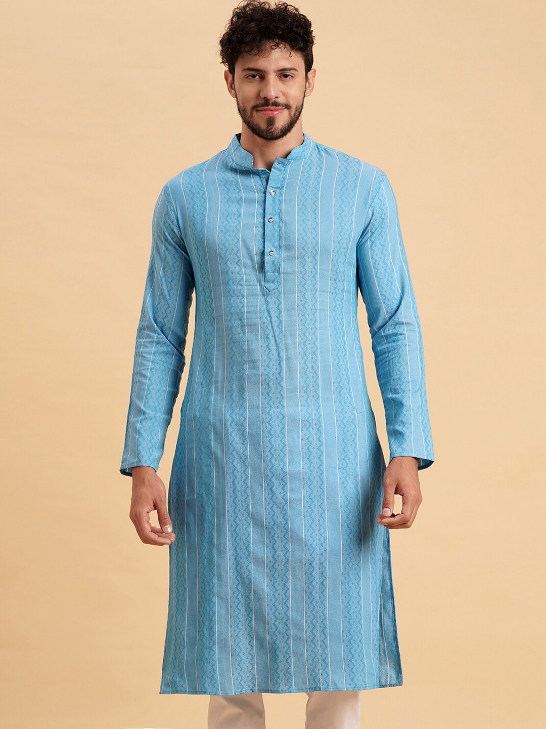 

Vrundavan ethics Geometric Woven Design Jacquard Kurta, Blue