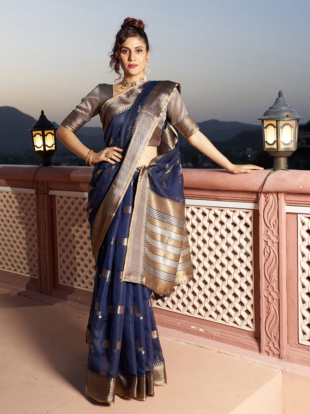 

elora Geometric Woven Design Zari Banarasi Saree, Navy blue