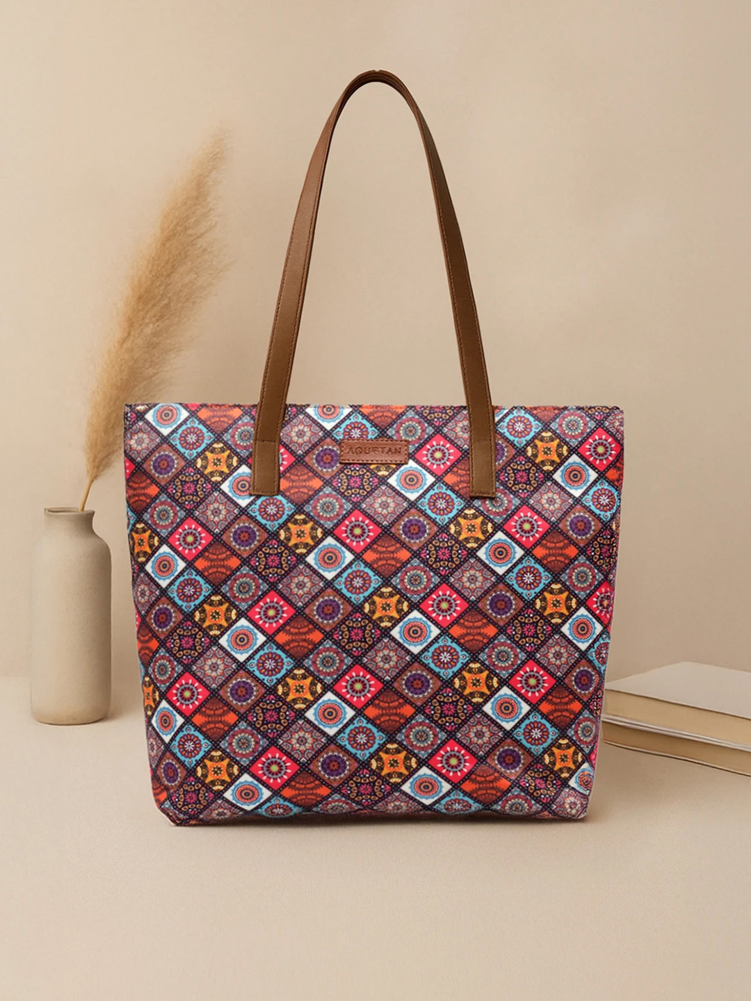 AQUATAN Printed Structured Handheld Bag