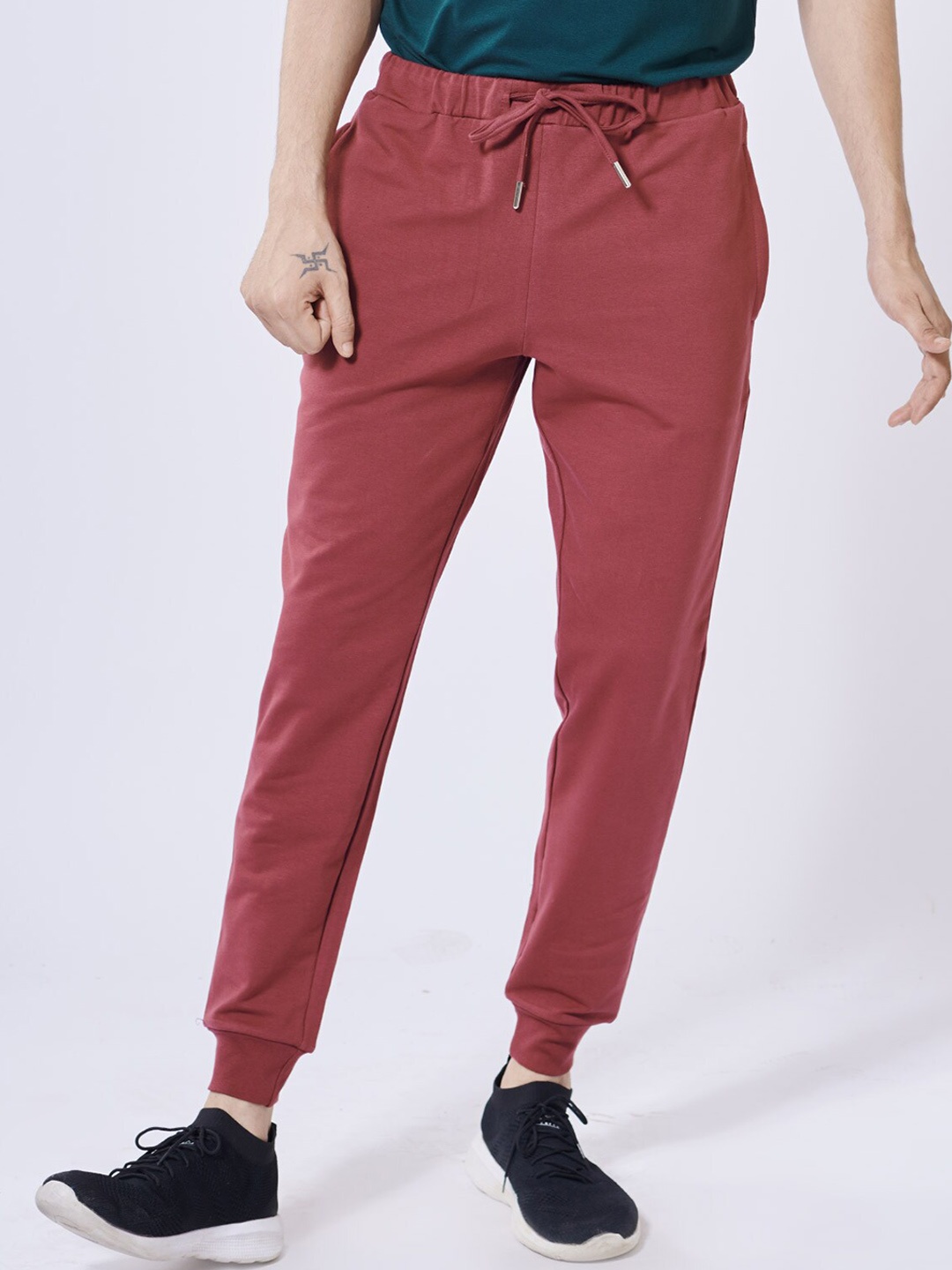 

Beyours Men Regular Fit Cotton Joggers, Red