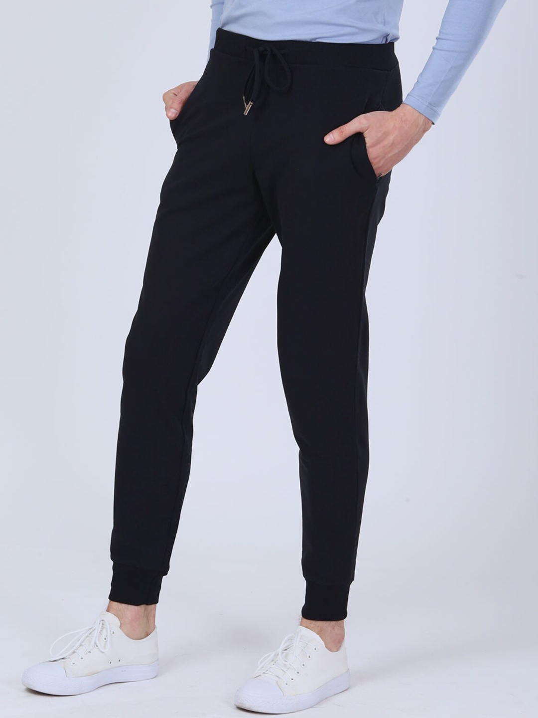 

Beyours Men Mid-Rise Joggers, Black