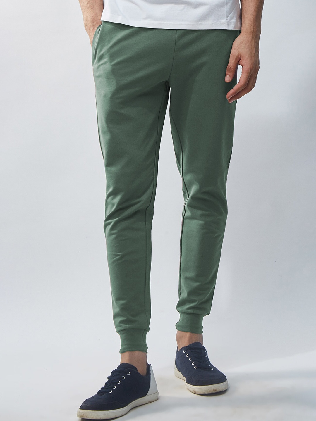 

Beyours Men Regular-Fit Cotton Joggers, Green