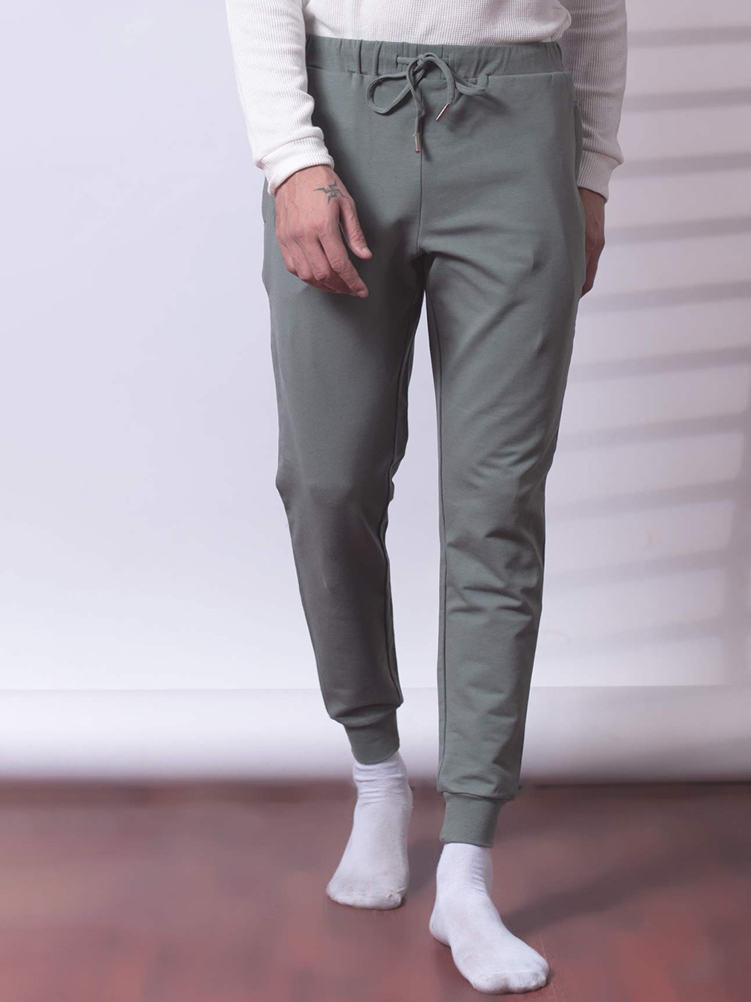 

Beyours Men Mid-Rise Regular-Fit Joggers, Grey