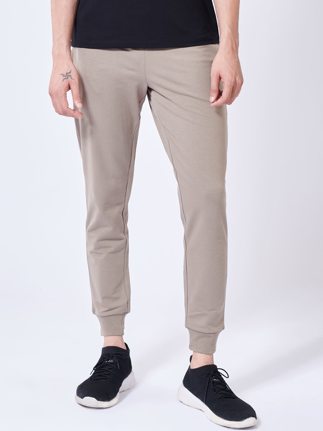 

Beyours Men Solid Cotton Joggers, Beige