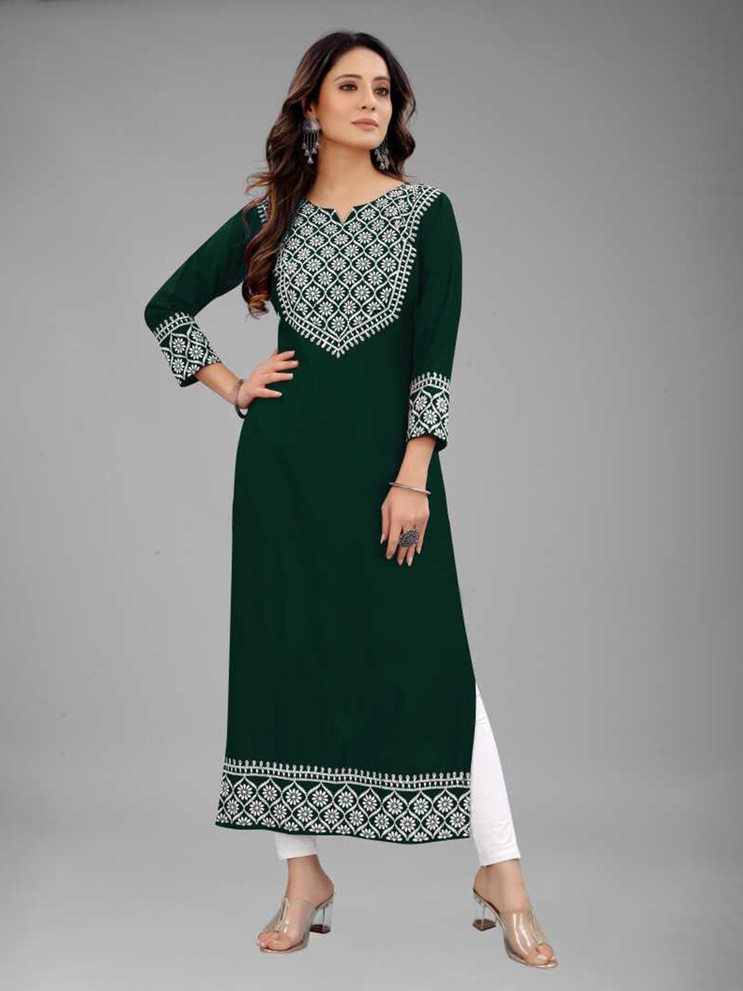 

Femvy Women Ethnic Motifs Embroidered Kurta, Green