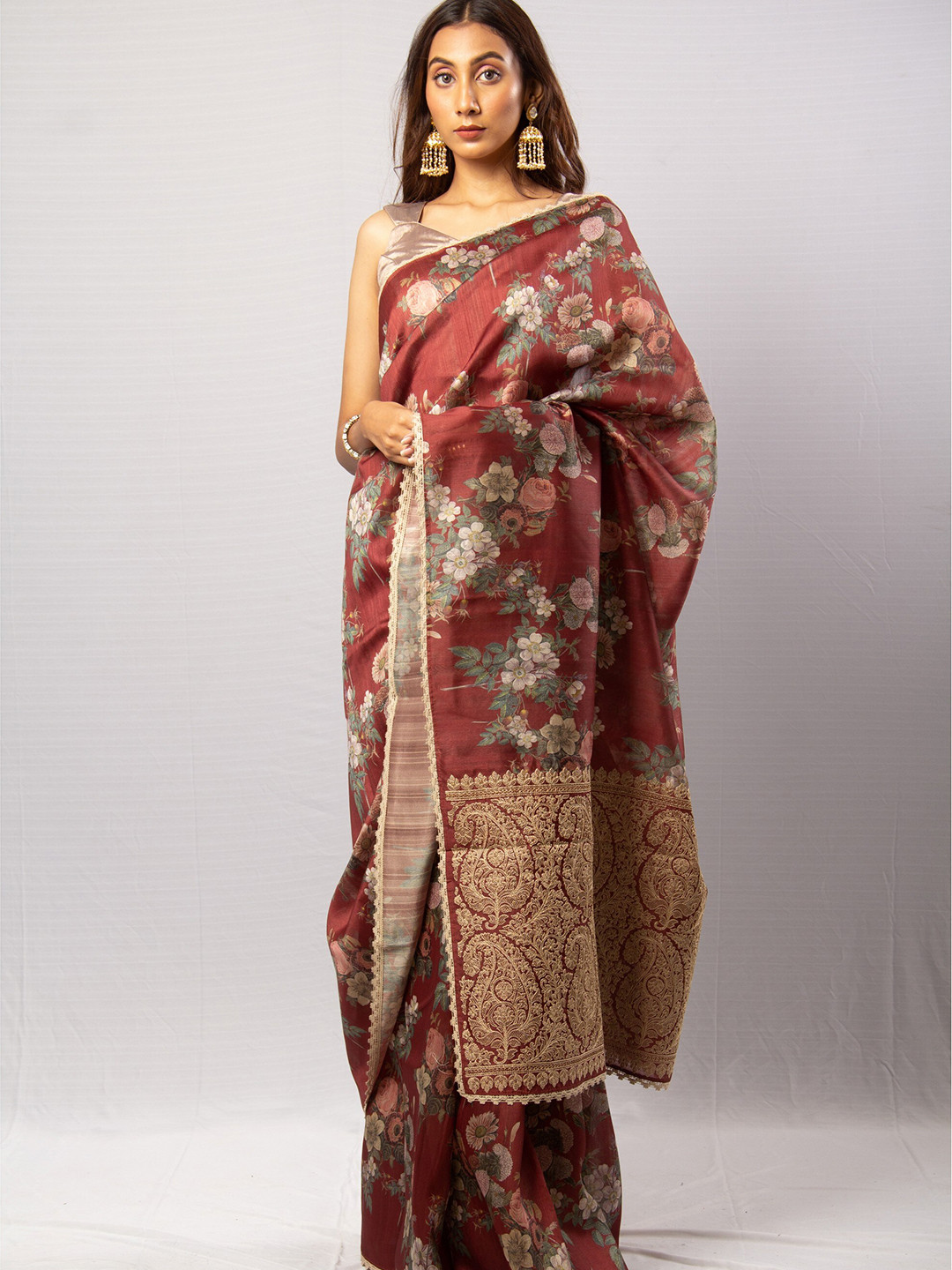 

Simaaya Floral Printed Embroidered Tissue Tussar Saree, Maroon