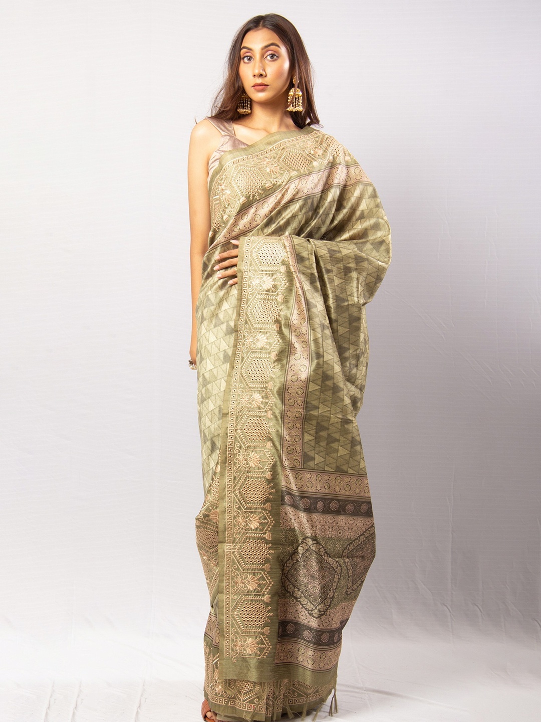 

Simaaya Geometric Printed Embroidered Tissue Tussar Saree, Green