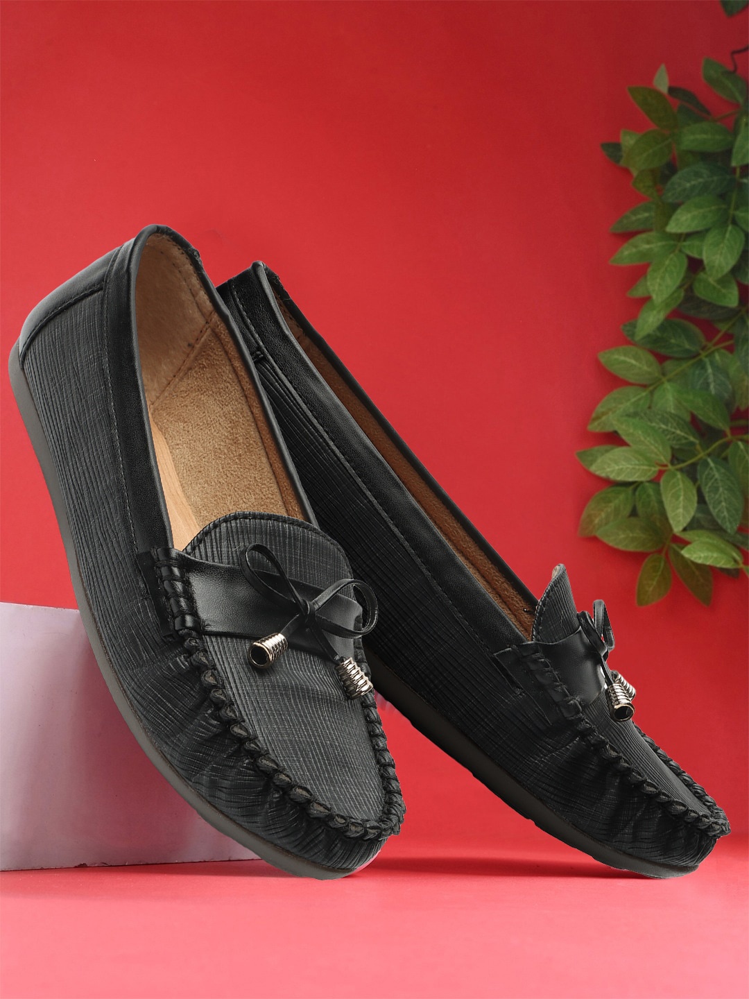 

Bella Toes Women Textured Lightweight Memory Foam Penny Loafers With Bows, Black