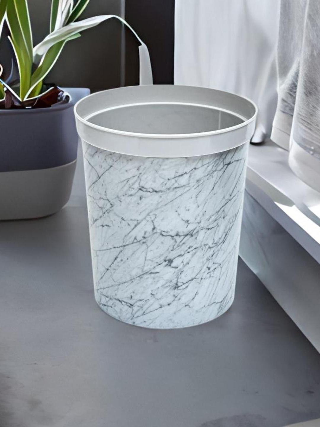 

Athome by Nilkamal Grey Printed Plastic Dustbins - 9 L