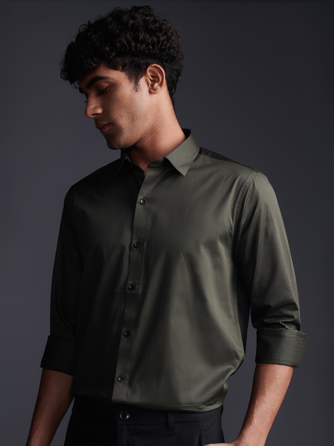

Beyours Classic Spread Collar Cotton Casual Shirt, Olive