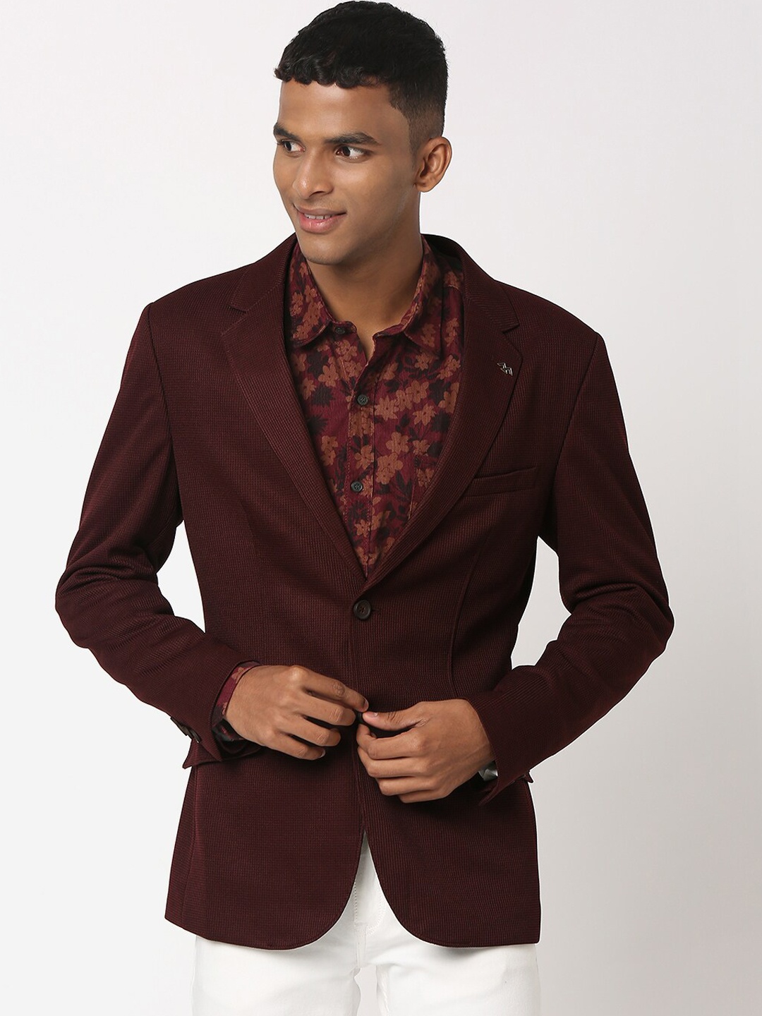 

Mufti Textured Slim-Fit Single-Breasted Blazer, Burgundy