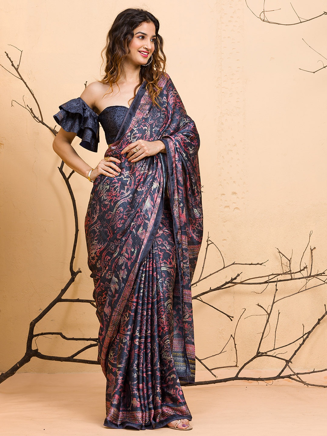 

Koskii Floral Printed Beads and Stones Saree, Navy blue