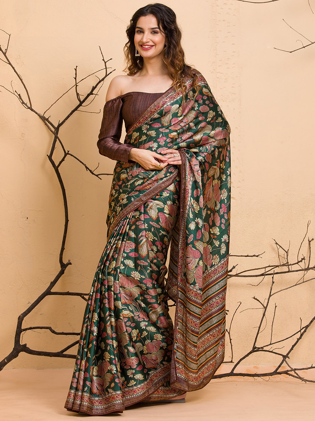 

Koskii Floral Printed Embellished Saree, Green