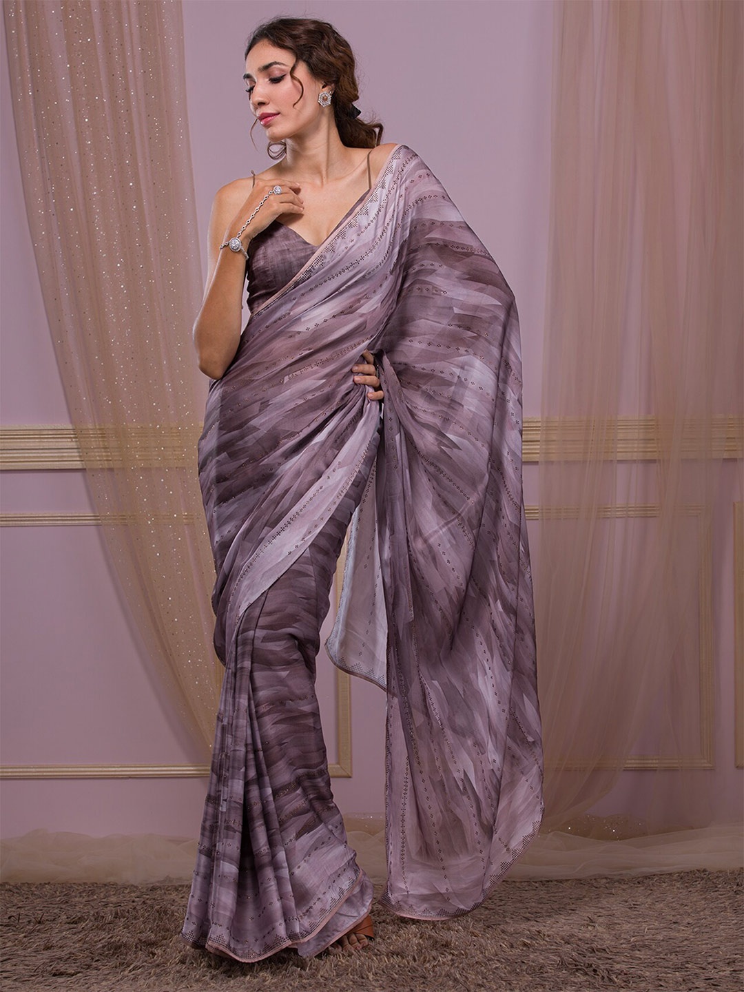 

Koskii Abstract Printed Embellished Saree, Brown