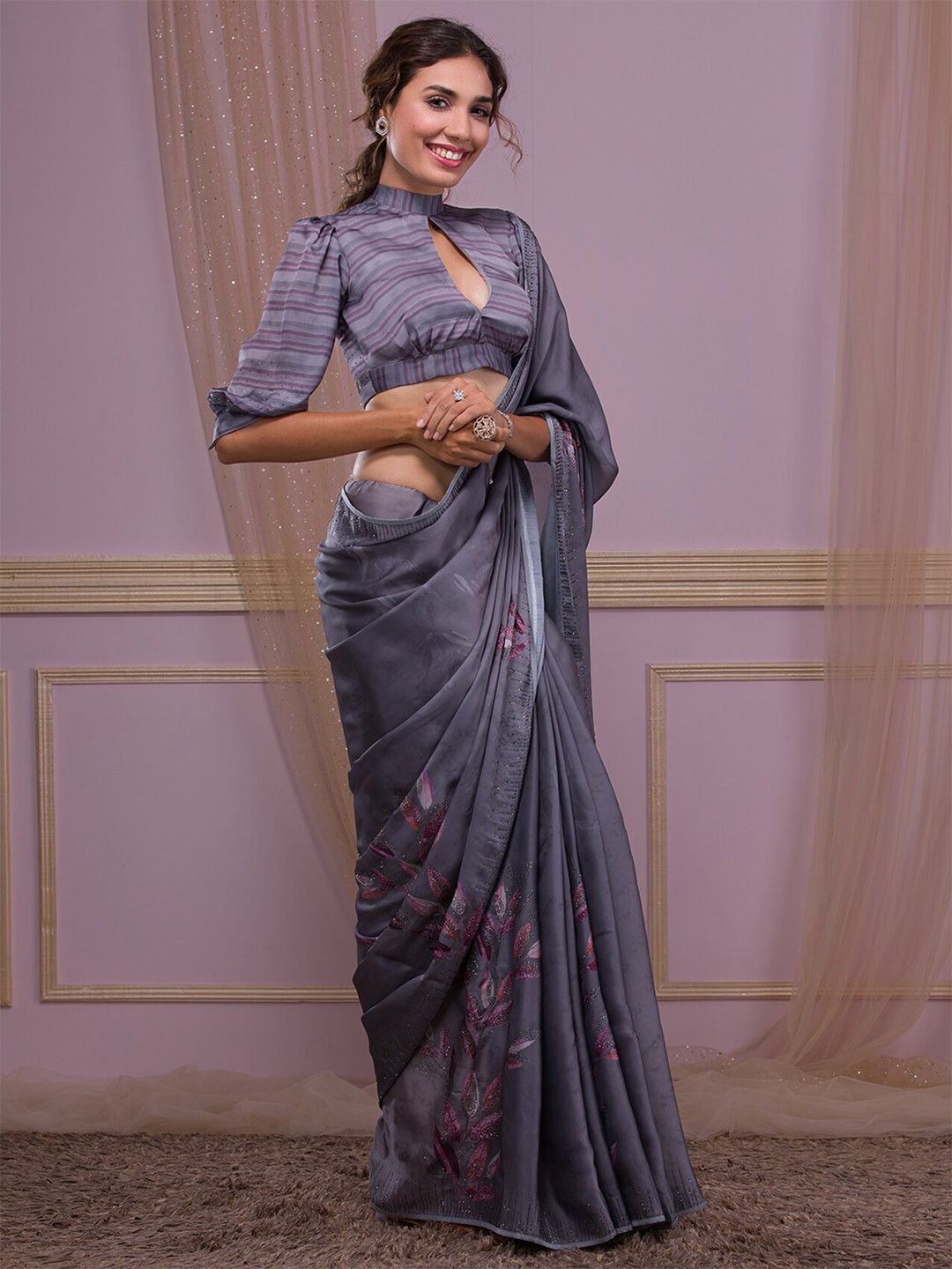 

Koskii Abstract Printed Embellished Saree, Grey