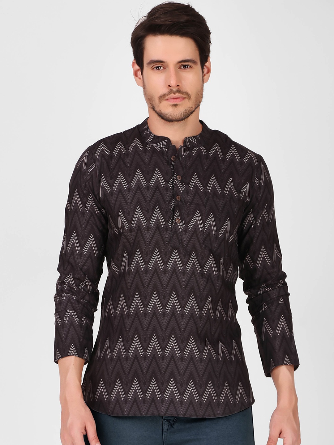 

Koshin Geometric Printed Kurta, Black