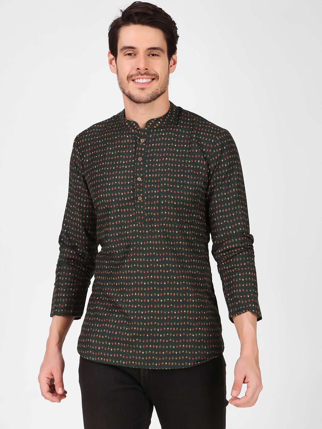 

Koshin Geometric Printed Mandarin Collar Short Kurta, Green