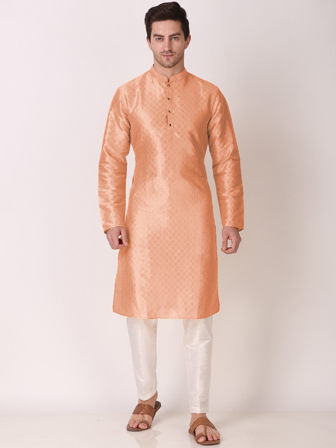 

Koshin Yoke Design Thread Work Kurta, Peach