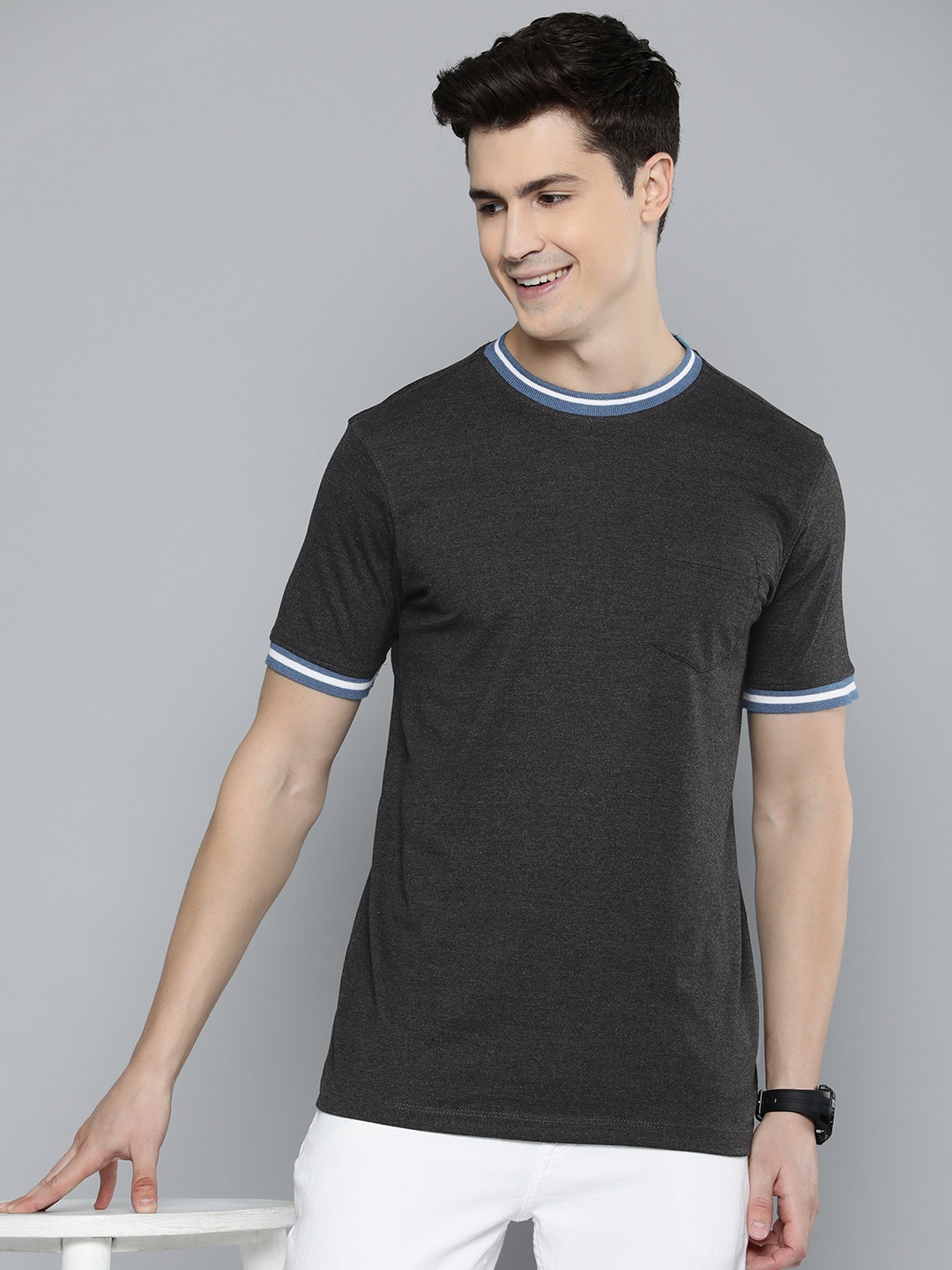 

HERE&NOW Crew Neck Solid T-shirt, Black