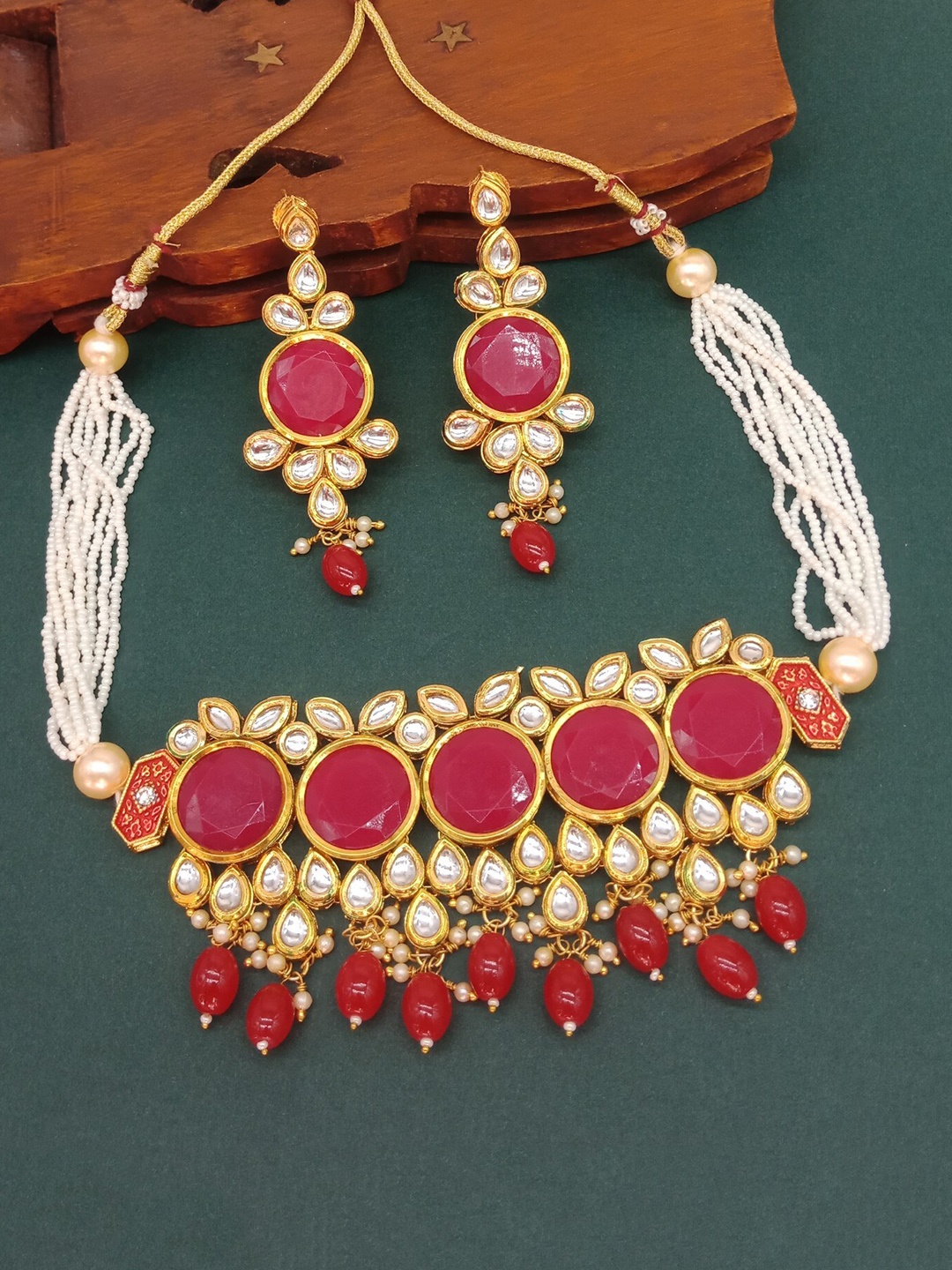 

AASHISH IMITATION Gold-Plated Stone-Studded & Beaded JewellerySet