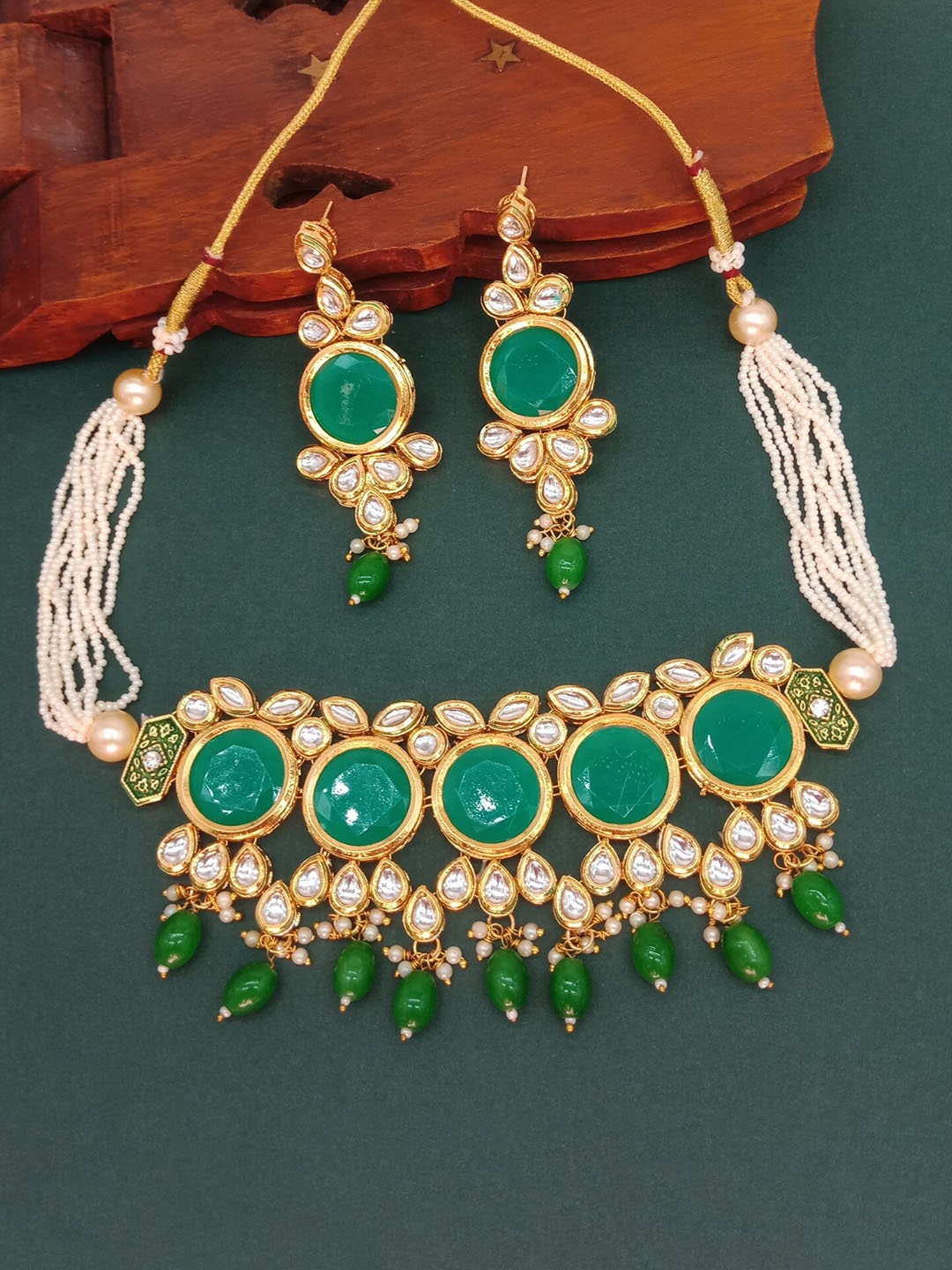 

AASHISH IMITATION Gold-Plated Stone-Studded & Beaded JewellerySet