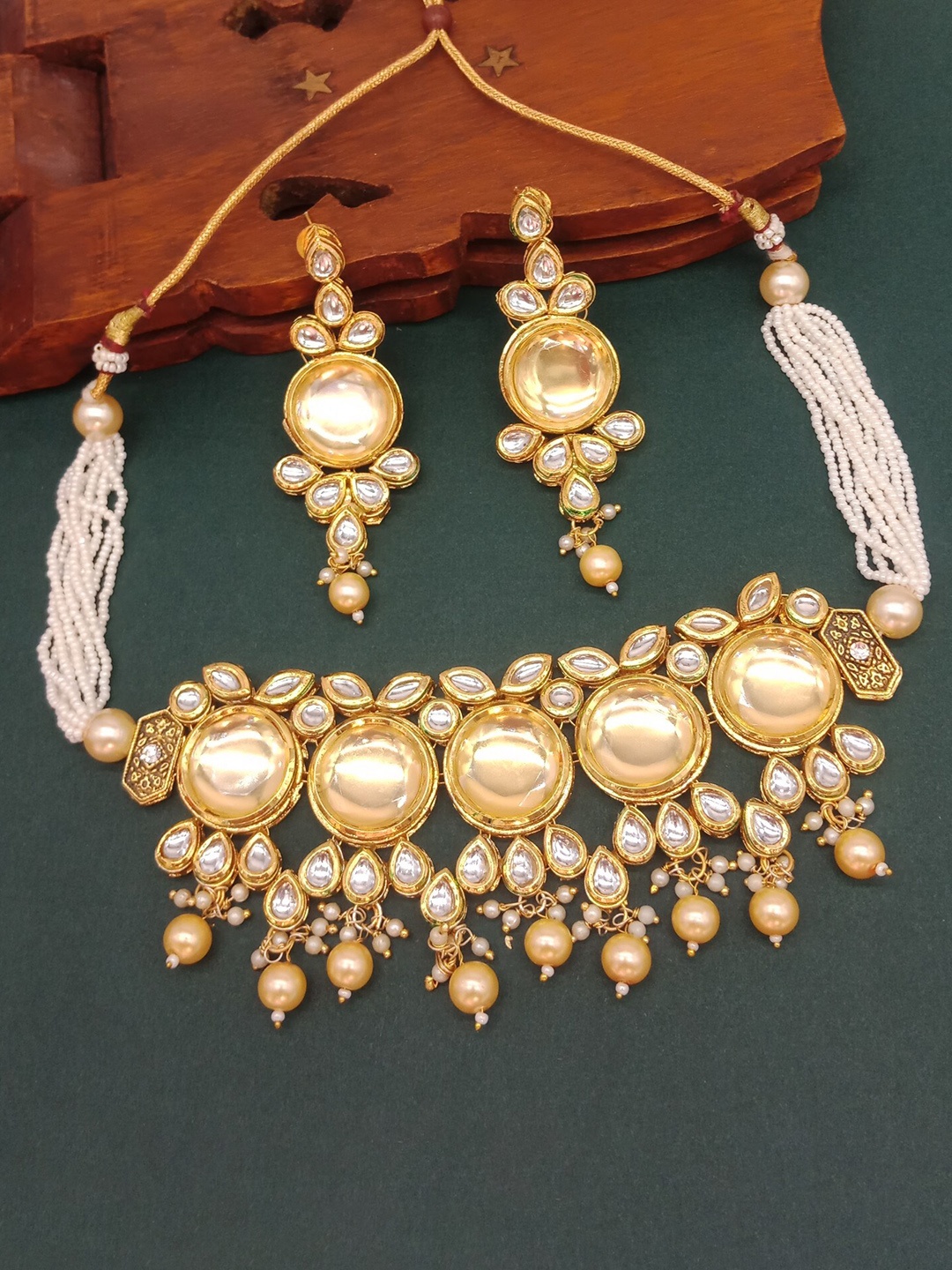 

AASHISH IMITATION Gold-Plated Stone-Studded & Beaded JewellerySet