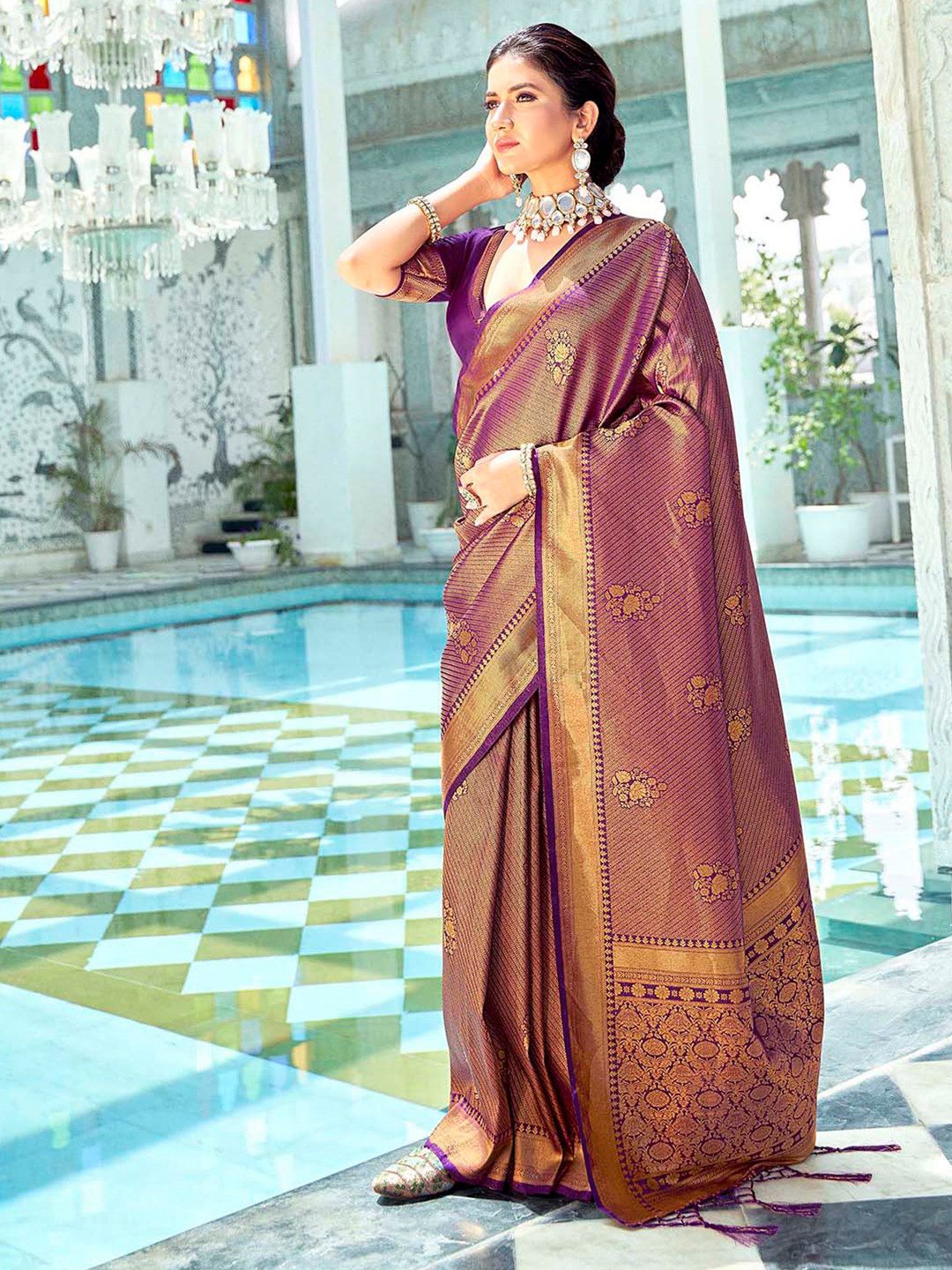 

Mitera Purple & Gold-Toned Woven Design Zari Saree
