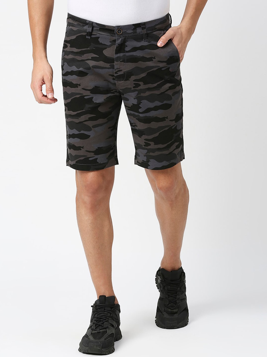 

DRAGON HILL Men Camouflage Printed Slim Fit Cotton Shorts, Grey