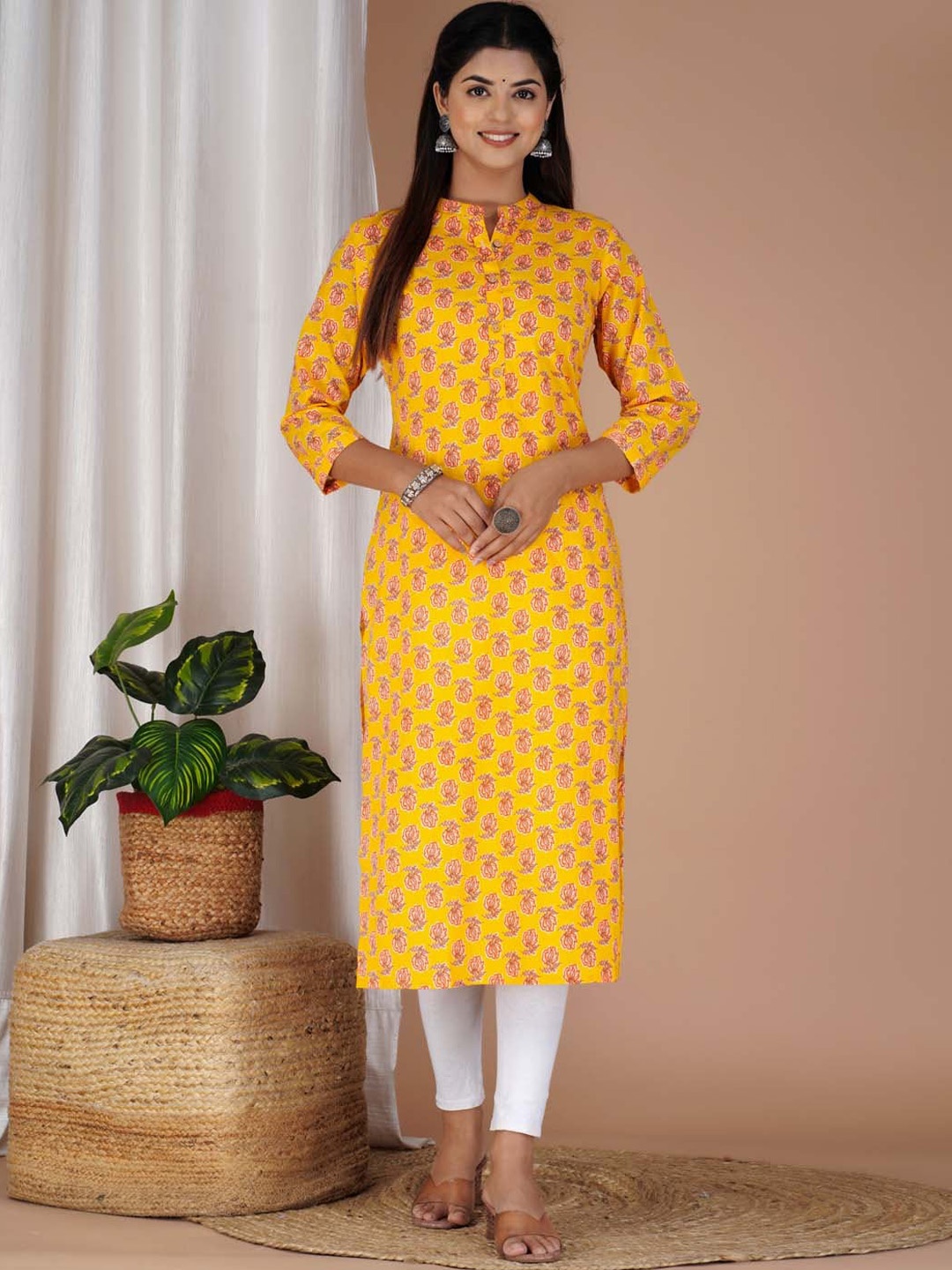 

Meena Bazaar Floral Printed Three-Quarter Sleeves Kurta, Yellow