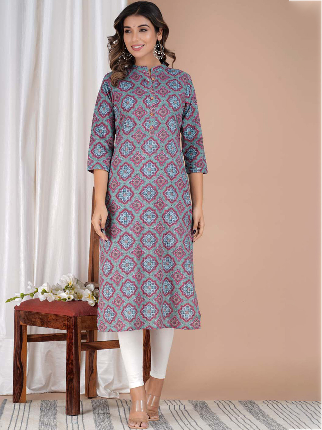 

Meena Bazaar Floral Printed Three-Quarter Sleeves Kurta, Green