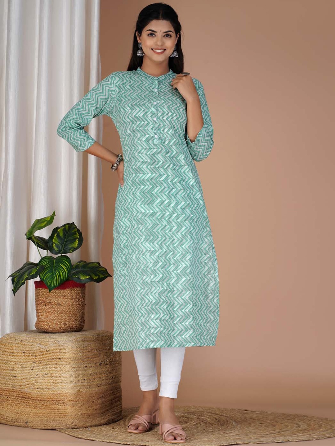 

Meena Bazaar Chevron Printed Pure Cotton Straight Kurta, Green