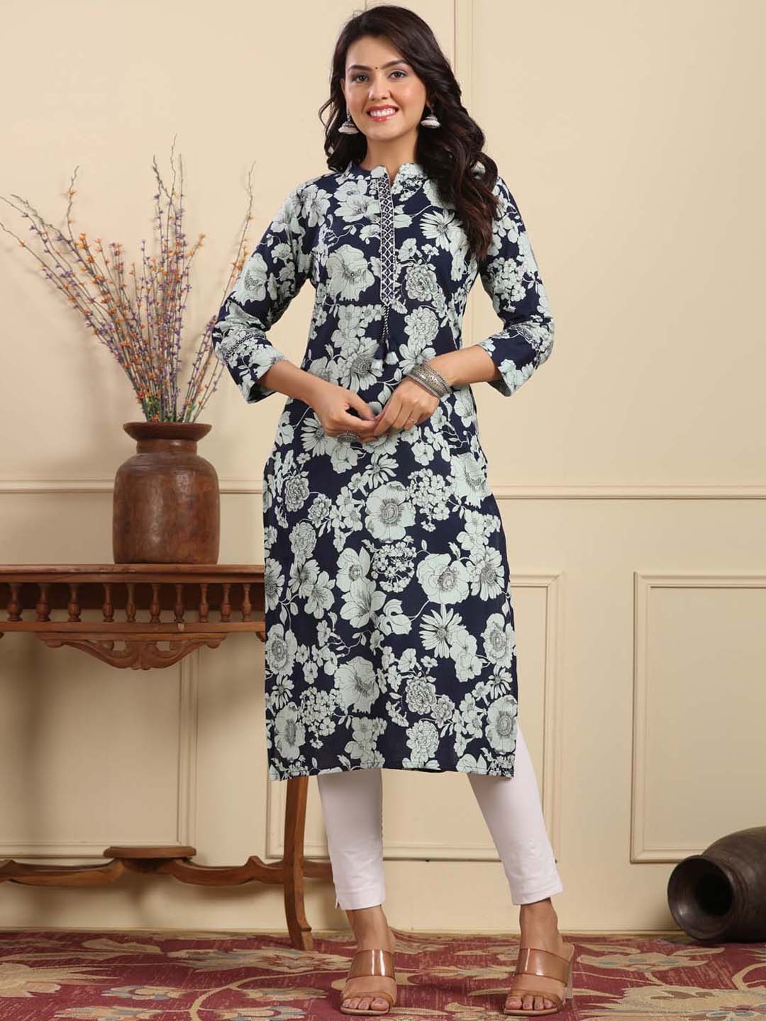 

Meena Bazaar Floral Printed Mirror Work Kurta, Navy blue