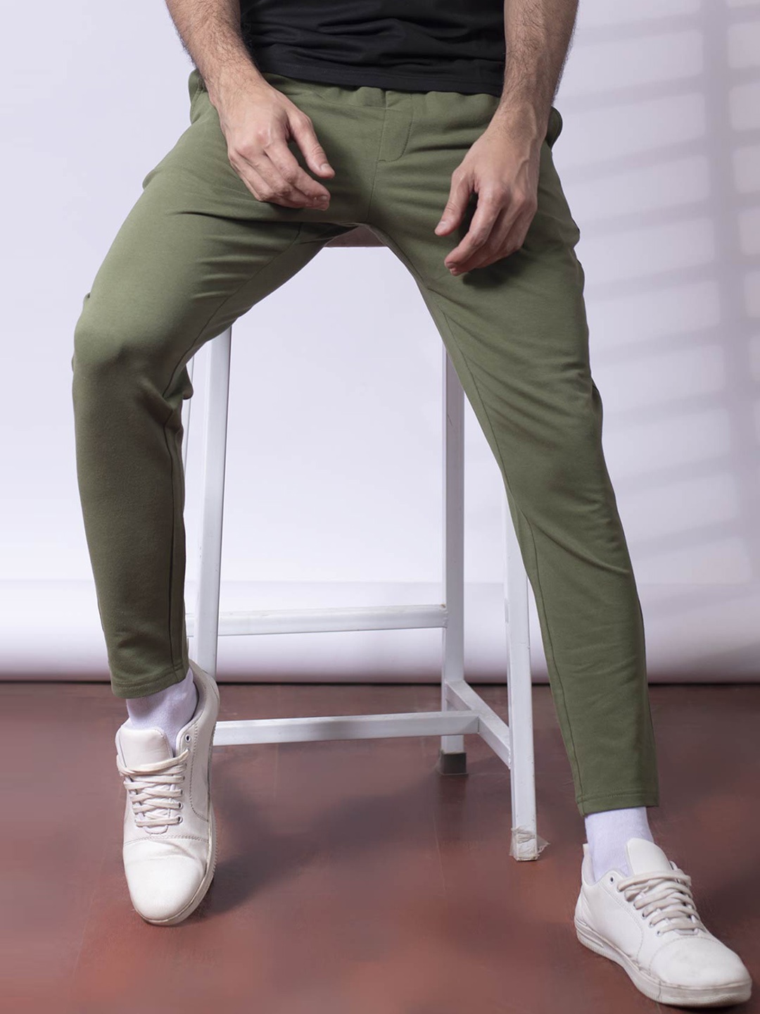 

Beyours Men Cotton Mid-Rise Regular Fit Trackpants, Green