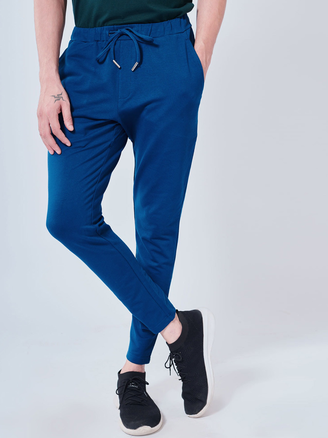 

Beyours Men Mid-Rise Track Pants, Teal