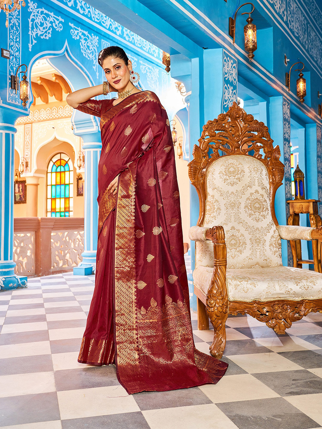 

elora Ethnic Motif Woven Design Zari Banarasi Saree, Maroon