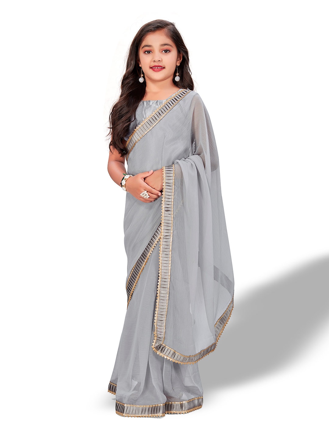 

LOOKS AND LIKES Girls Woven Design Zari Border Pure Georgette Ready to Wear Saree, Grey