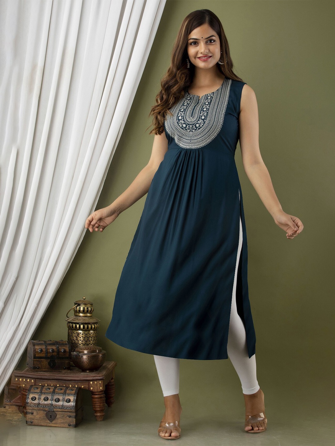 

Femvy Ethnic Motifs Yoke Design Sequinned Kurta, Teal