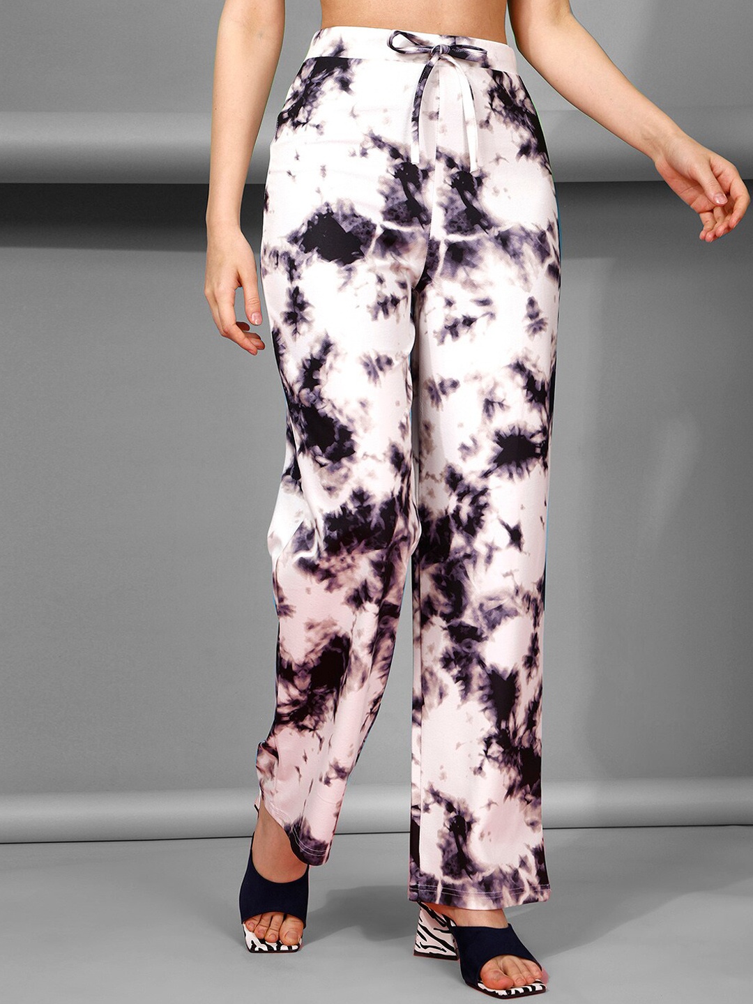 

Selvia Women Abstract Printed Easy Wash Parallel Trousers, Black