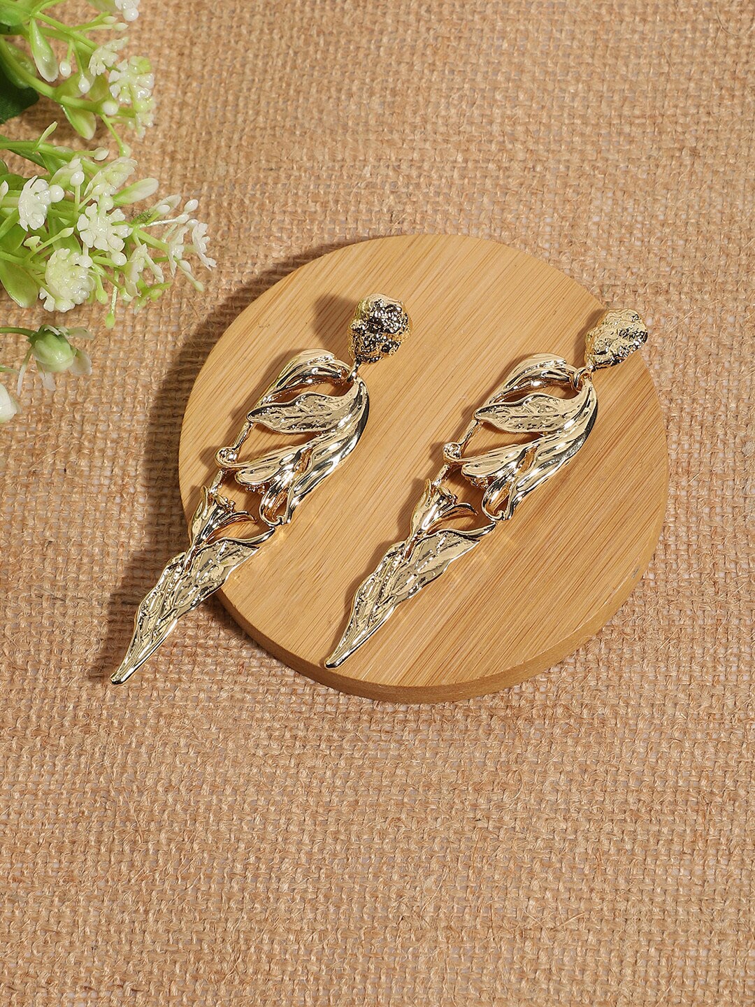 

SOHI Gold-Plated Classic Drop Earrings
