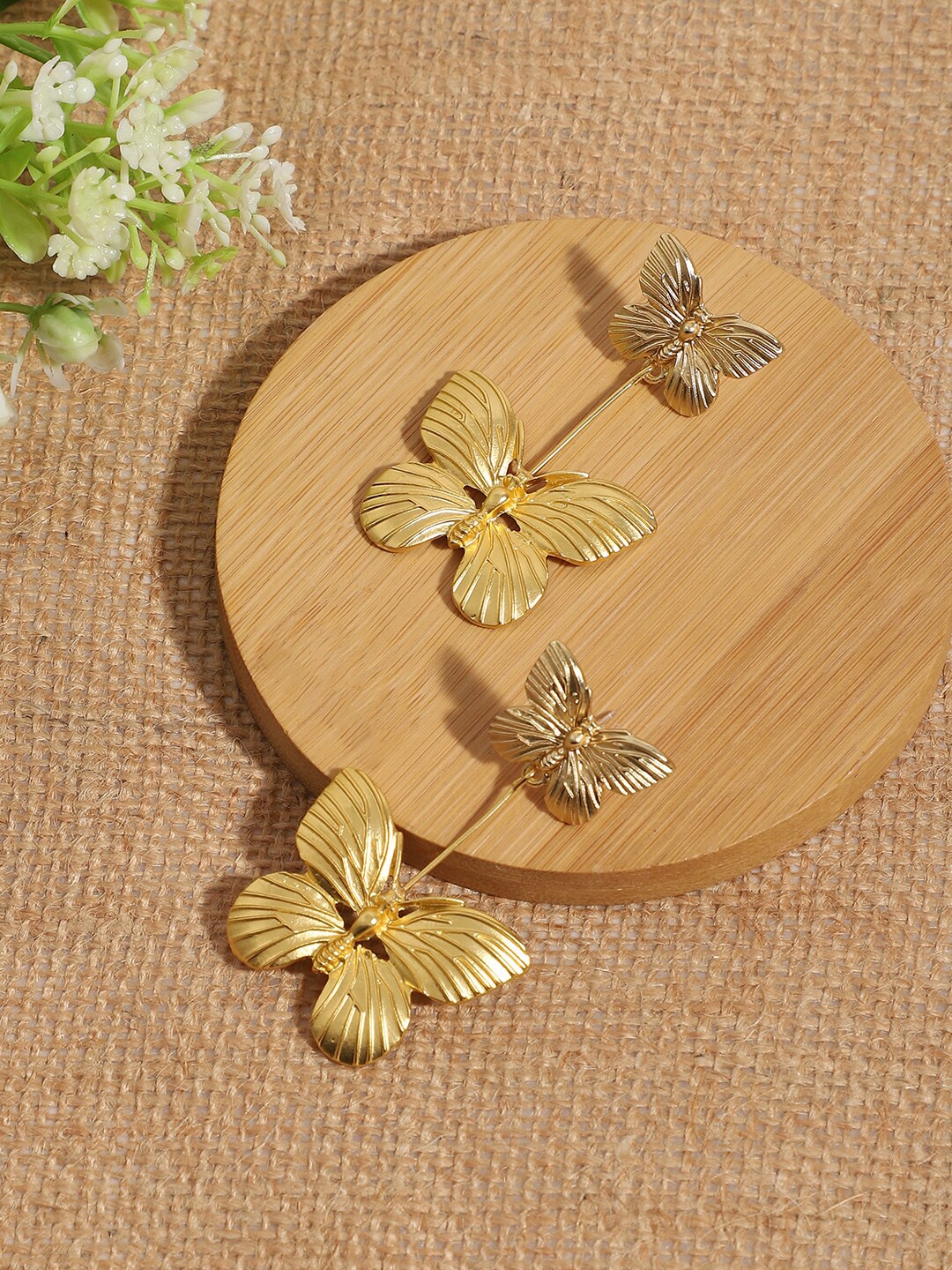 

SOHI Gold-Plated Animal Shaped Drop Earrings