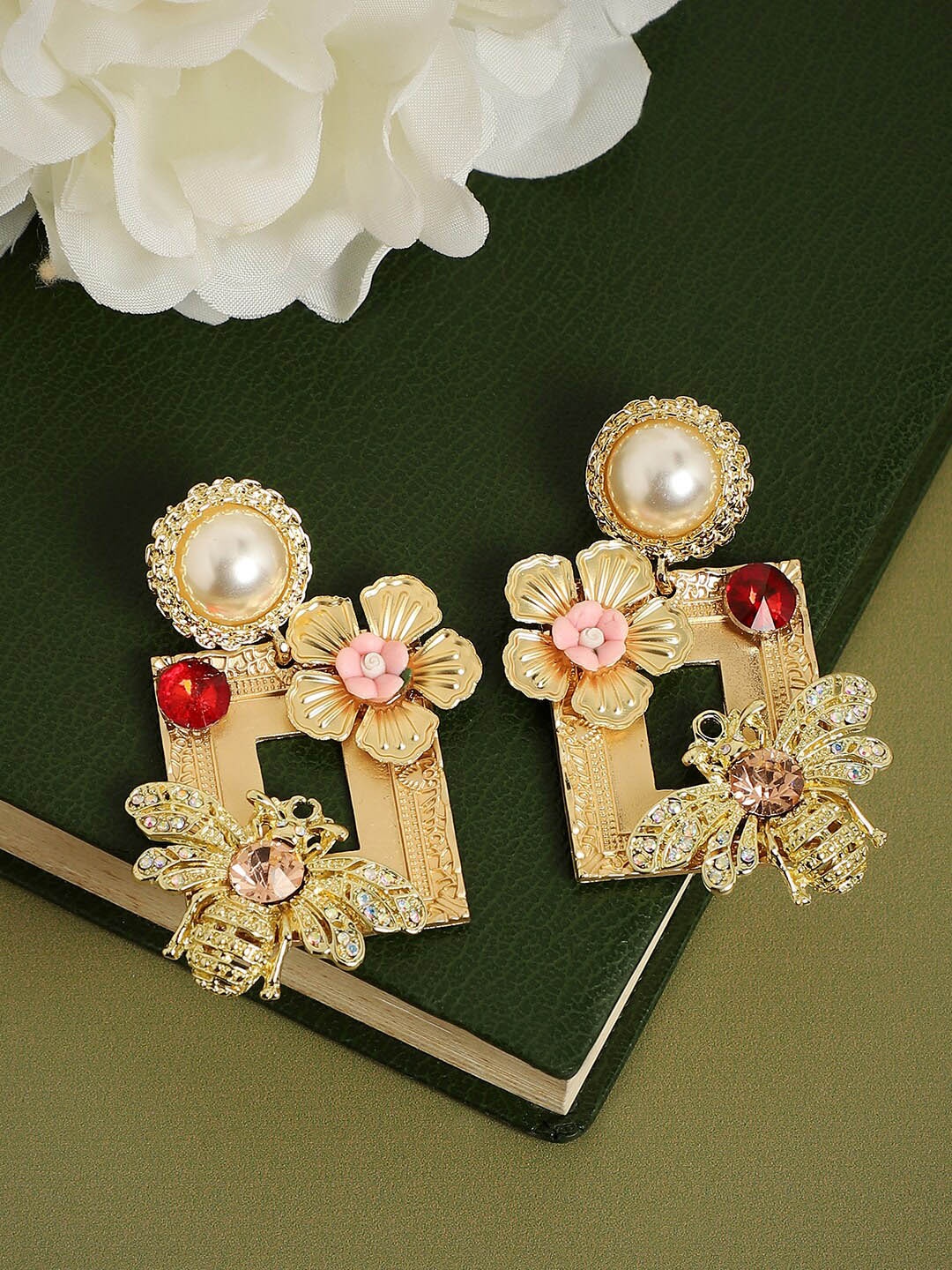 

SOHI Gold-Toned Floral Studs Earrings