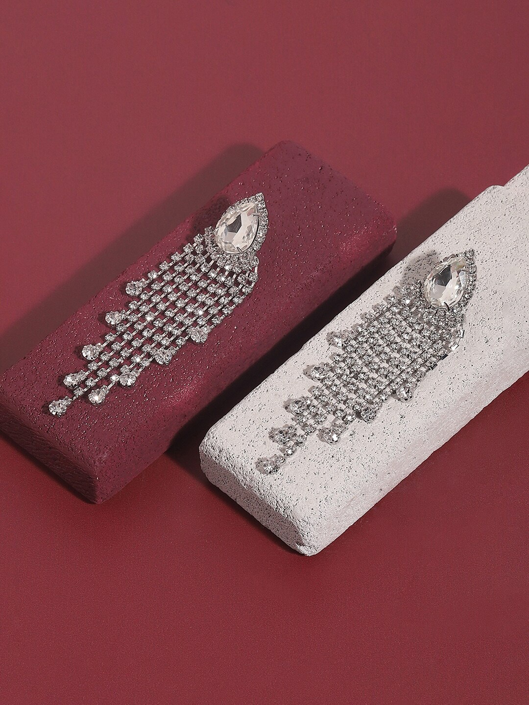 

SOHI Gold-Plated Stone-Studded Drop Earrings