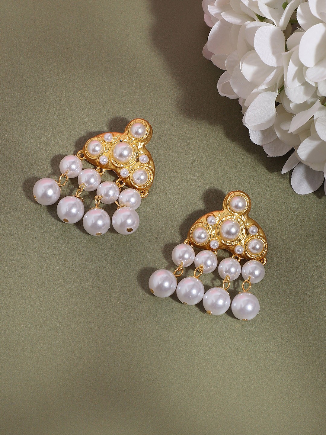 

SOHI Gold-Plated Classic Drop Earrings