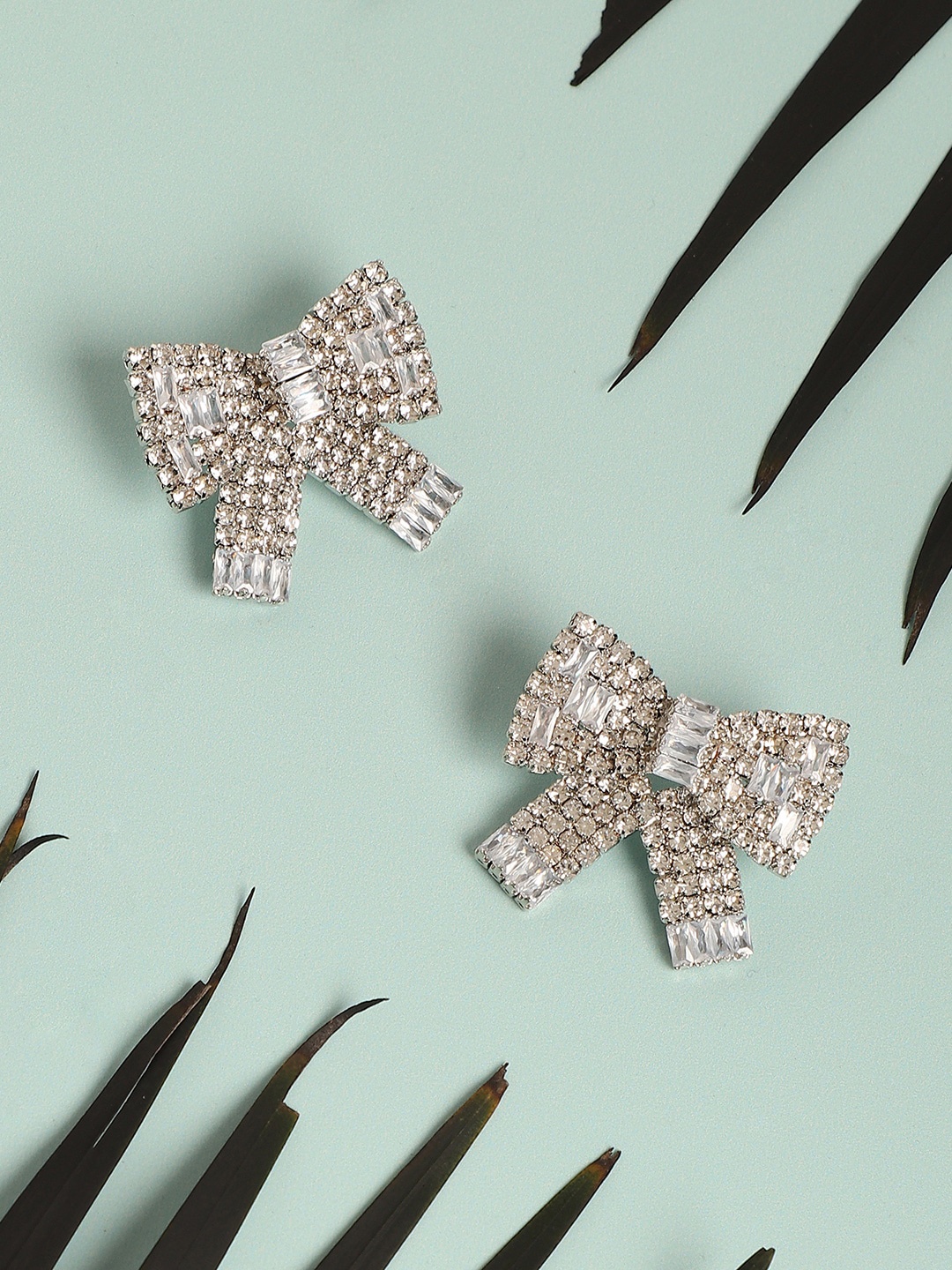 

SOHI Silver-Plated Contemporary Studs Earrings